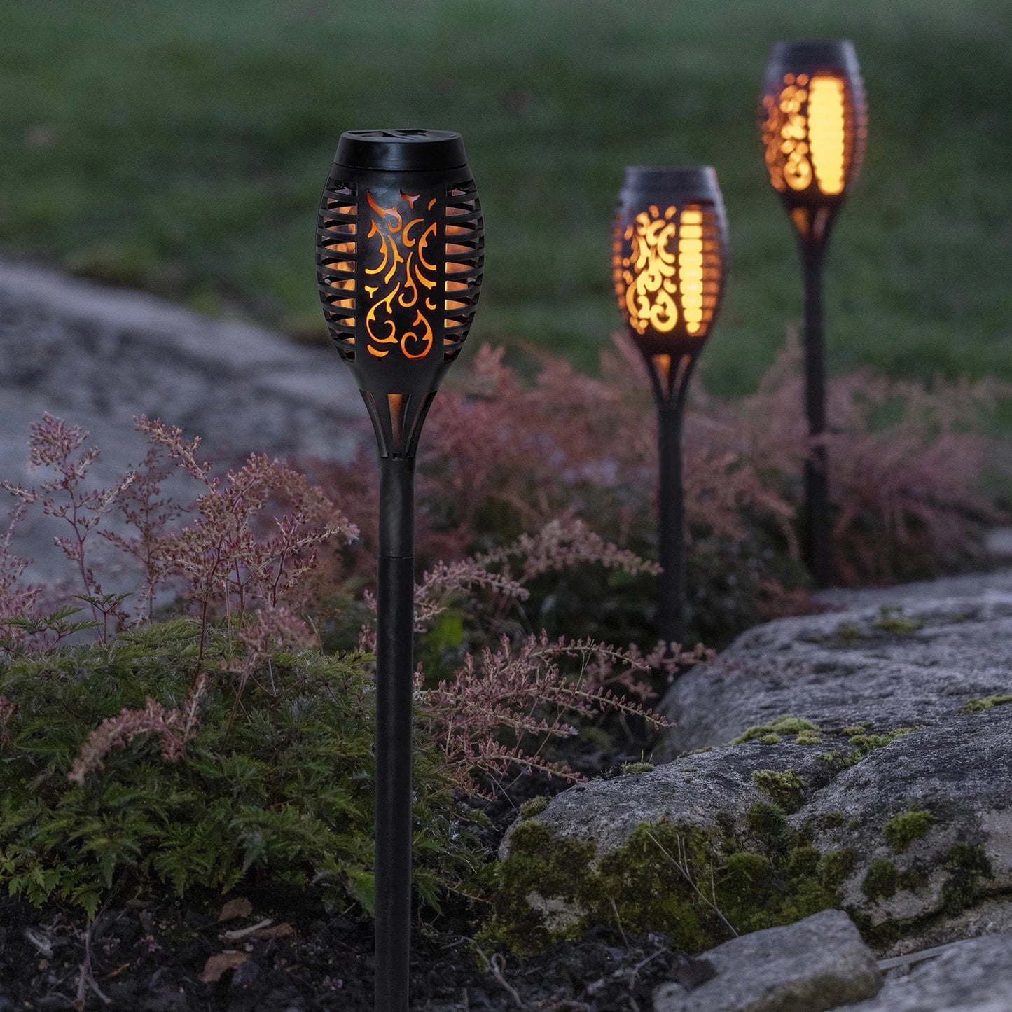 Solar Flickering LED Flame Torch Light (1 pcs)