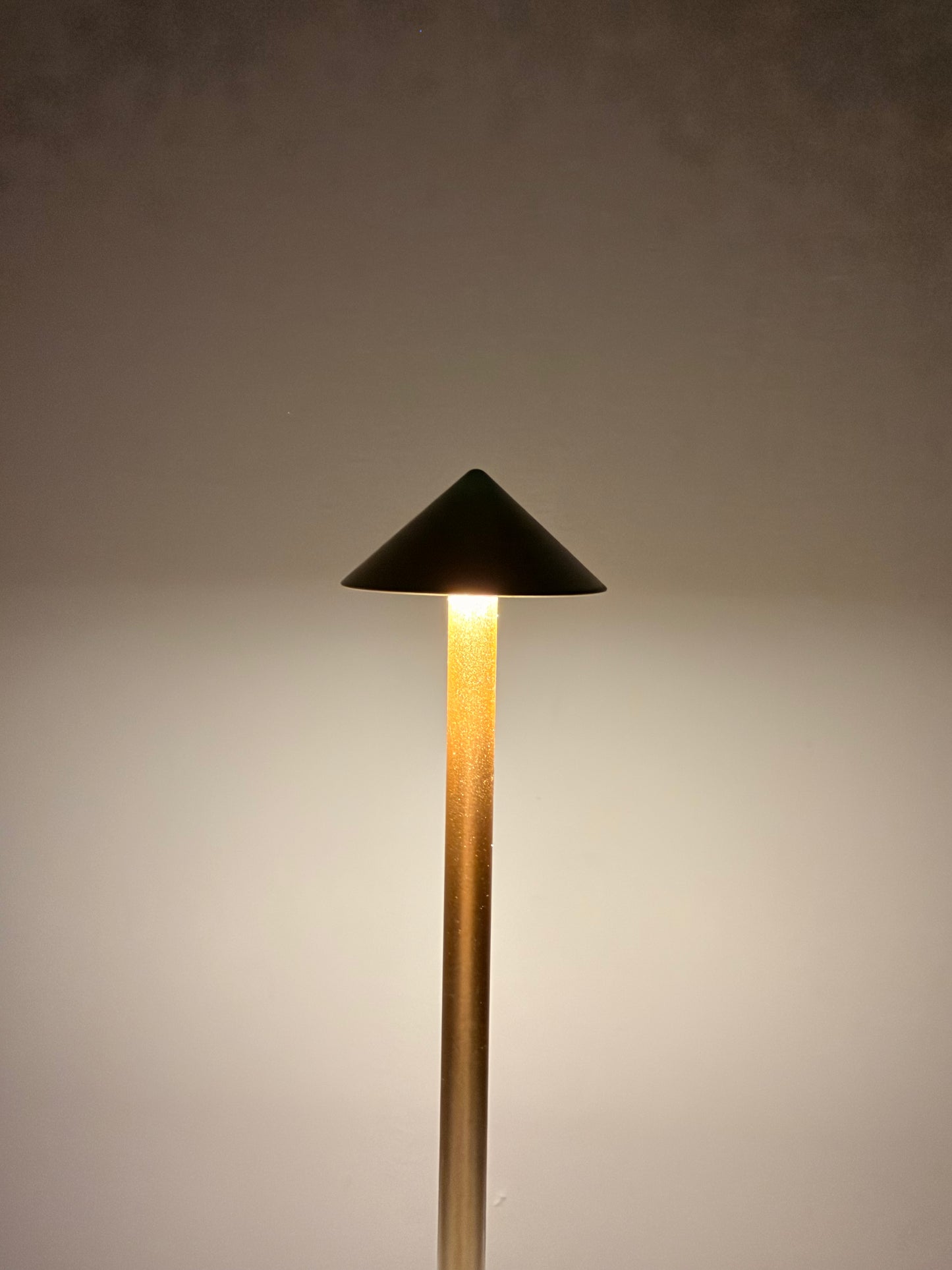 Aura Rechargeable Table Lamp