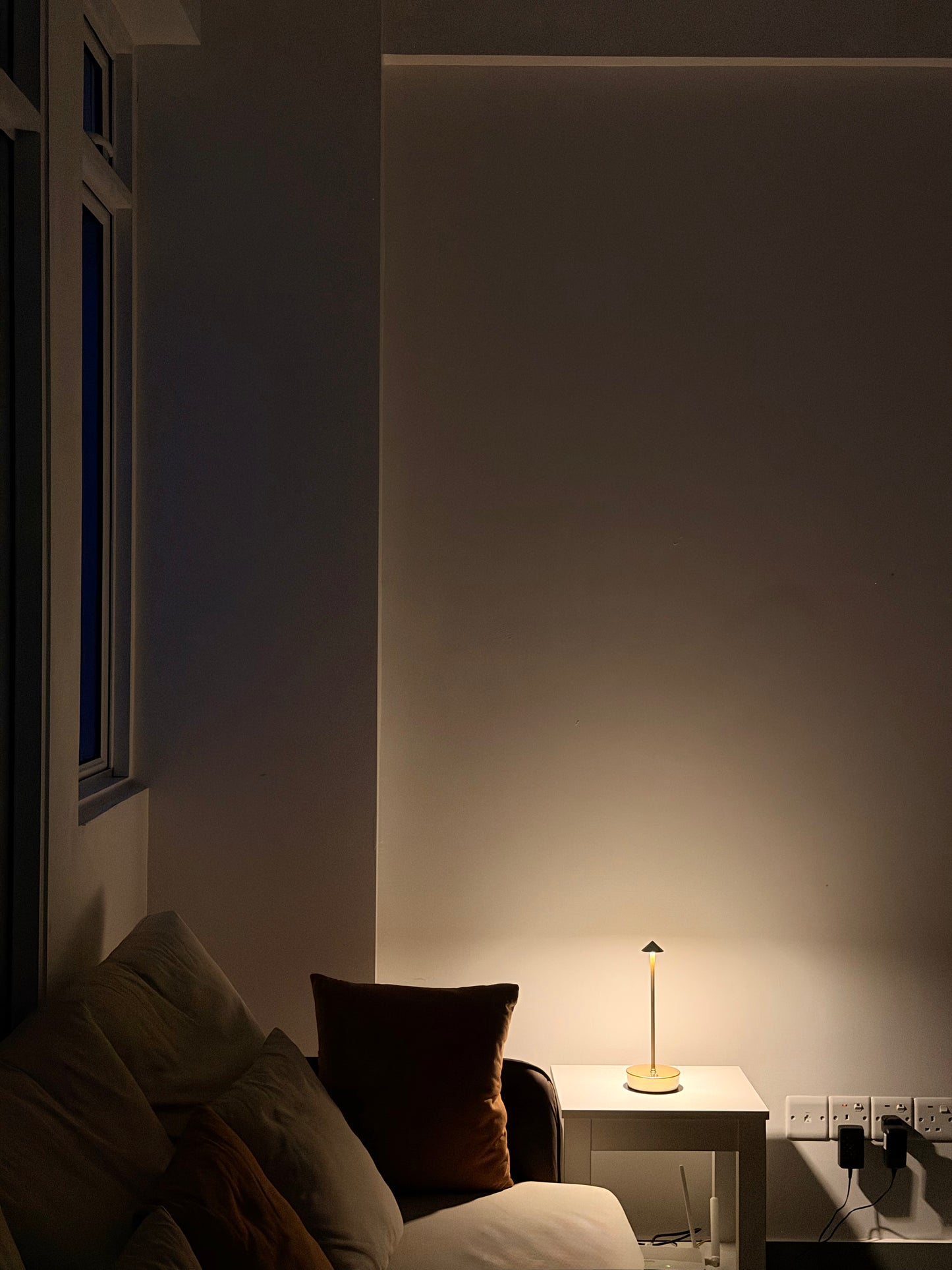 Aura Rechargeable Table Lamp